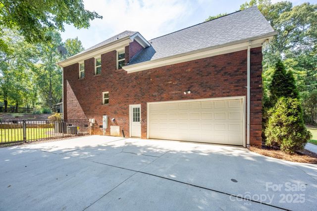 126 Jami-Wind Court, Mooresville, NC 28115