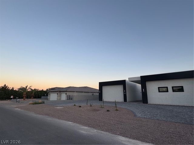 197 East Shelbourne Avenue, Las Vegas, NV 89123