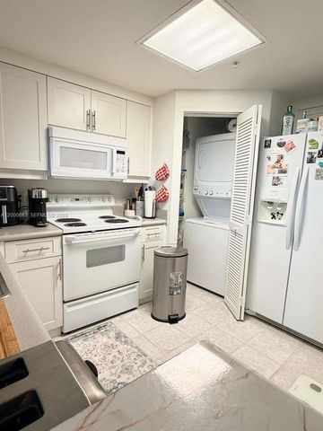 701 Brickell Key Blvd 1501, Miami, FL 33131