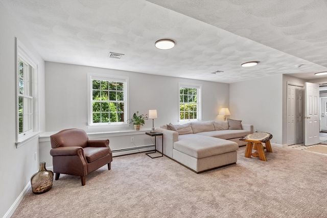 20 Nugent Lane, Reading, MA 01867