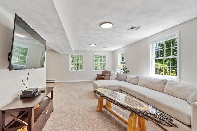 20 Nugent Lane, Reading, MA 01867