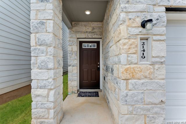 21419 Sir Walter Ln, San Antonio, TX 78256