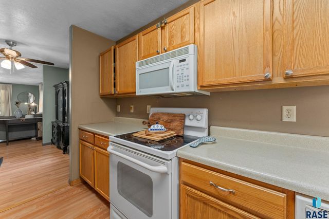 703 N Van Eps Ave, Sioux Falls, SD 57103