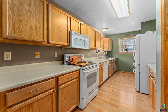 703 N Van Eps Ave, Sioux Falls, SD 57103