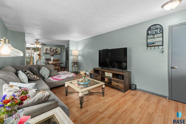 703 N Van Eps Ave, Sioux Falls, SD 57103