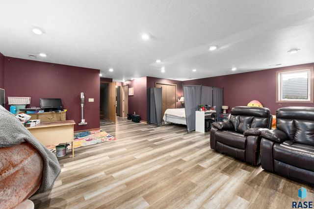 703 N Van Eps Ave, Sioux Falls, SD 57103