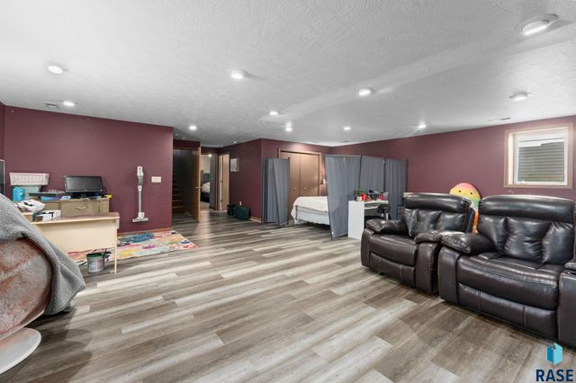 703 N Van Eps Ave, Sioux Falls, SD 57103