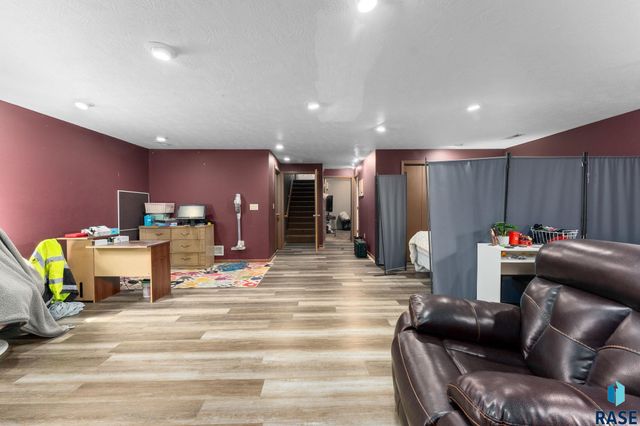 703 N Van Eps Ave, Sioux Falls, SD 57103