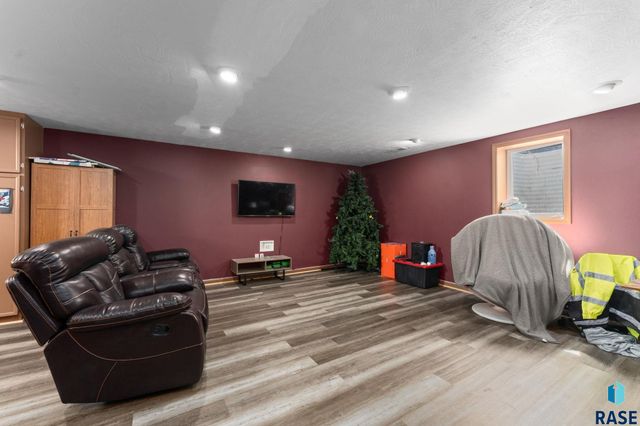 703 N Van Eps Ave, Sioux Falls, SD 57103