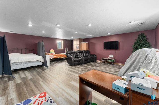 703 N Van Eps Ave, Sioux Falls, SD 57103