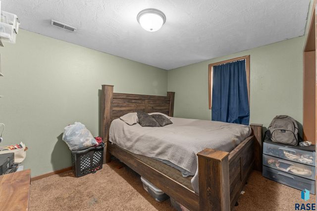 703 N Van Eps Ave, Sioux Falls, SD 57103