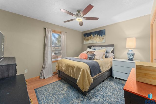 703 N Van Eps Ave, Sioux Falls, SD 57103