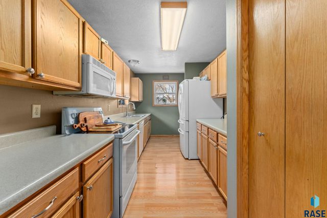 703 N Van Eps Ave, Sioux Falls, SD 57103