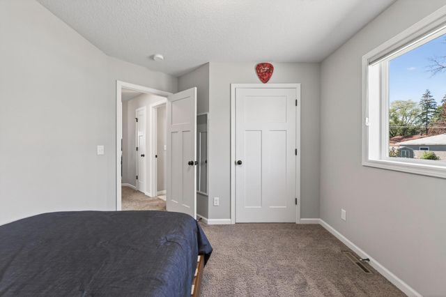 6786 91st Street S, Cottage Grove, MN 55016
