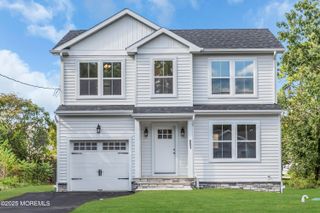 831 Wellington Avenue, Toms River, NJ 08757