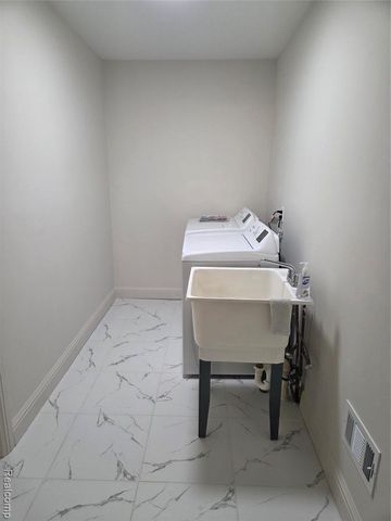 36117 Del Ray Drive, Sterling Heights, MI 48310