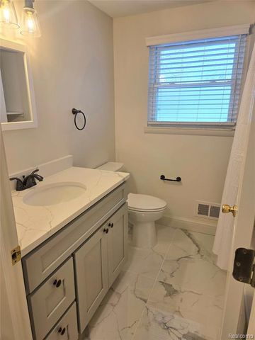 36117 Del Ray Drive, Sterling Heights, MI 48310