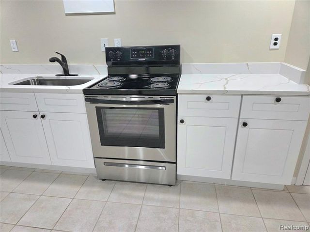 36117 Del Ray Drive, Sterling Heights, MI 48310