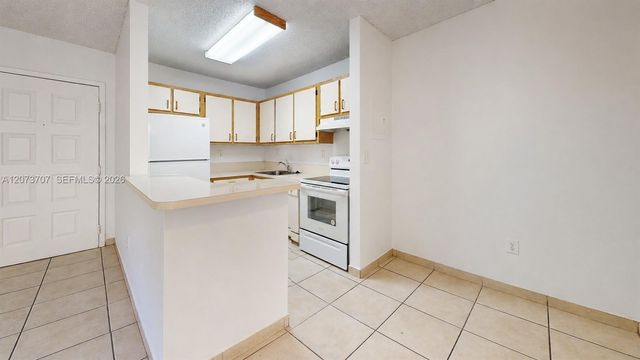 15600 SW 80th Street L-202, Miami, FL 33193