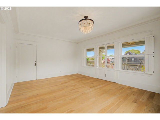 2387 Nw NORTHRUP St 9, Portland, OR 97210