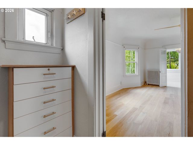 2387 Nw NORTHRUP St 9, Portland, OR 97210