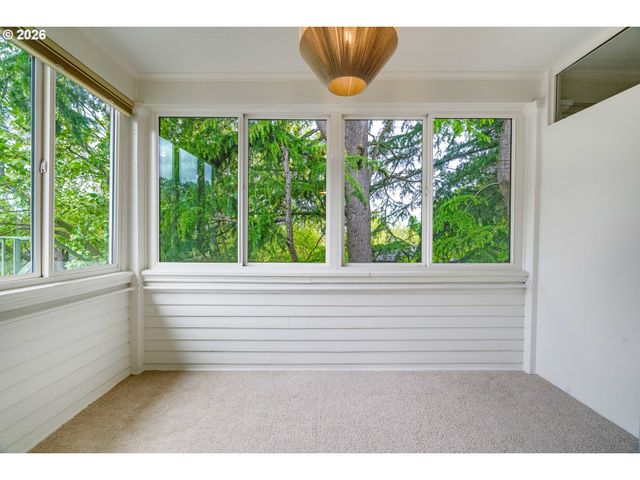 2387 Nw NORTHRUP St 9, Portland, OR 97210