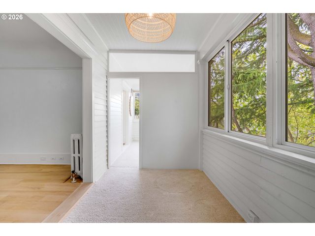 2387 Nw NORTHRUP St 9, Portland, OR 97210