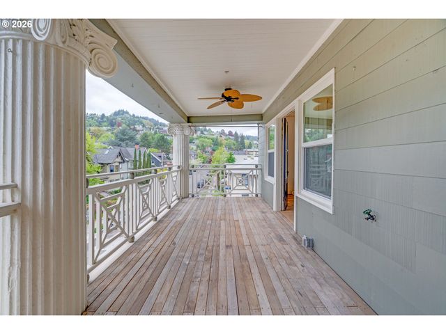 2387 Nw NORTHRUP St 9, Portland, OR 97210