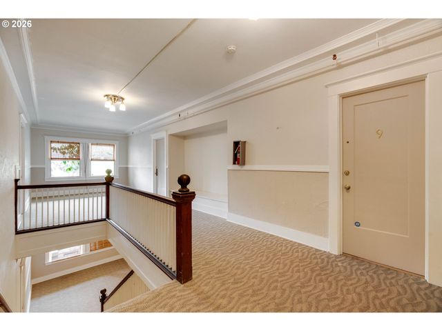 2387 Nw NORTHRUP St 9, Portland, OR 97210