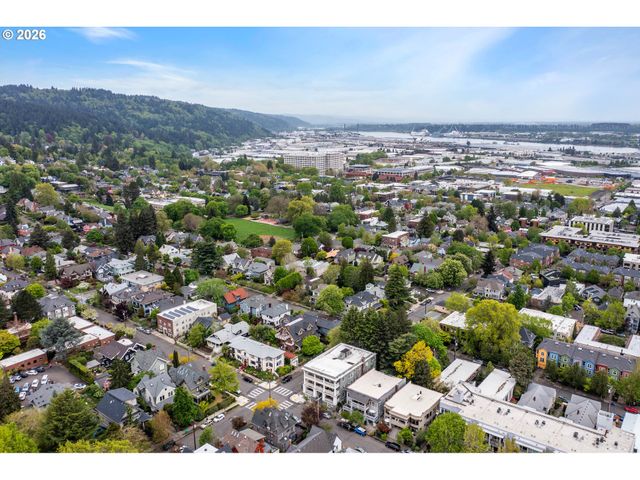 2387 Nw NORTHRUP St 9, Portland, OR 97210