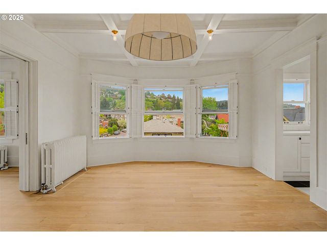 2387 Nw NORTHRUP St 9, Portland, OR 97210