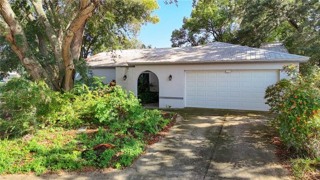 7622 CLOVIS COURT, New Port Richey, FL 34653