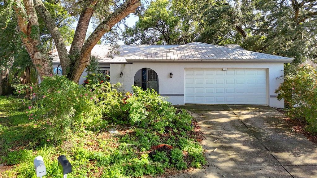 7622 CLOVIS COURT, New Port Richey, FL 34653