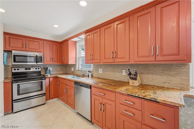 2335 Traymore Road, University Heights, OH 44118