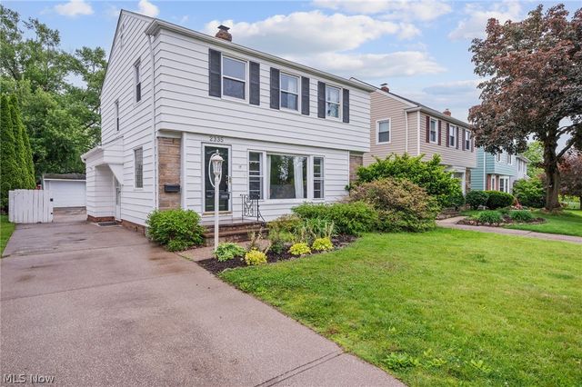 2335 Traymore Road, University Heights, OH 44118