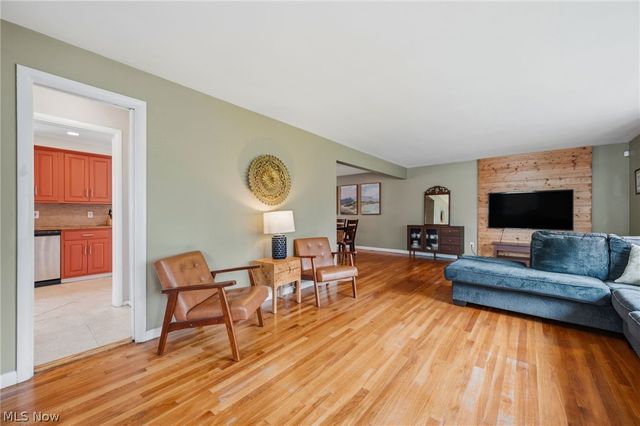 2335 Traymore Road, University Heights, OH 44118