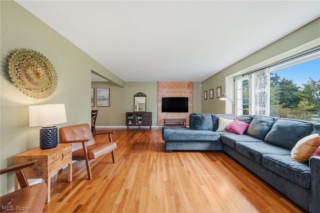 2335 Traymore Road, University Heights, OH 44118