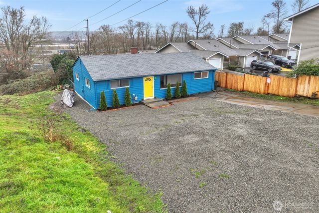 833 E Marine View Drive, Everett, WA 98201