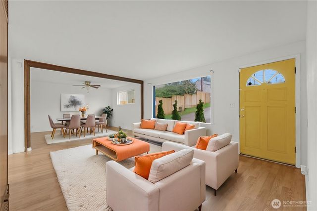 833 E Marine View Drive, Everett, WA 98201