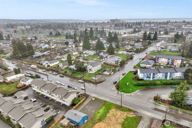 833 E Marine View Drive, Everett, WA 98201