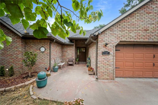 16 Rhonda Lane, Bella Vista, AR 72715