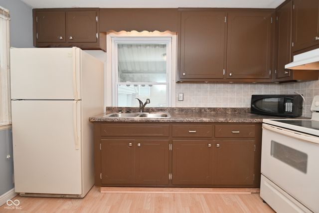 977 S Morgantown Road, Greenwood, IN 46143