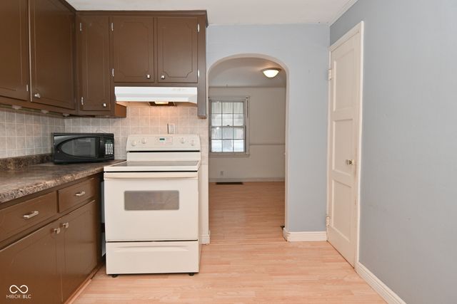 977 S Morgantown Road, Greenwood, IN 46143