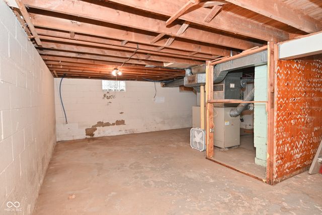 977 S Morgantown Road, Greenwood, IN 46143