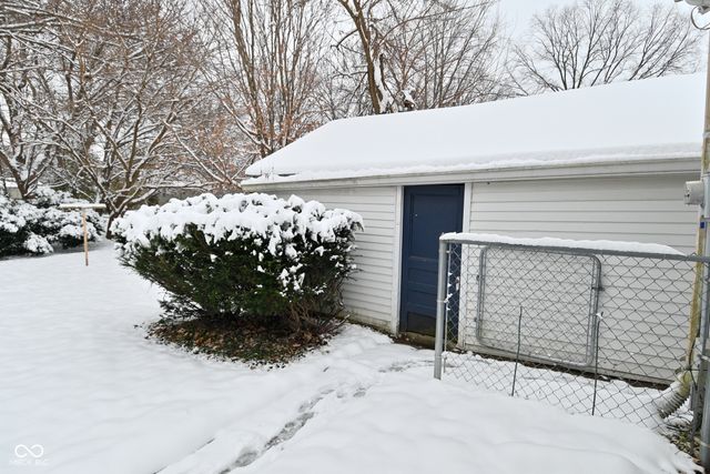 977 S Morgantown Road, Greenwood, IN 46143