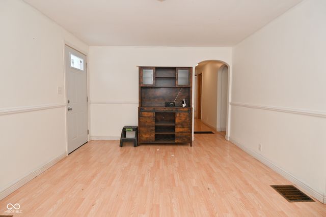 977 S Morgantown Road, Greenwood, IN 46143