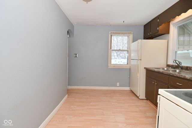 977 S Morgantown Road, Greenwood, IN 46143