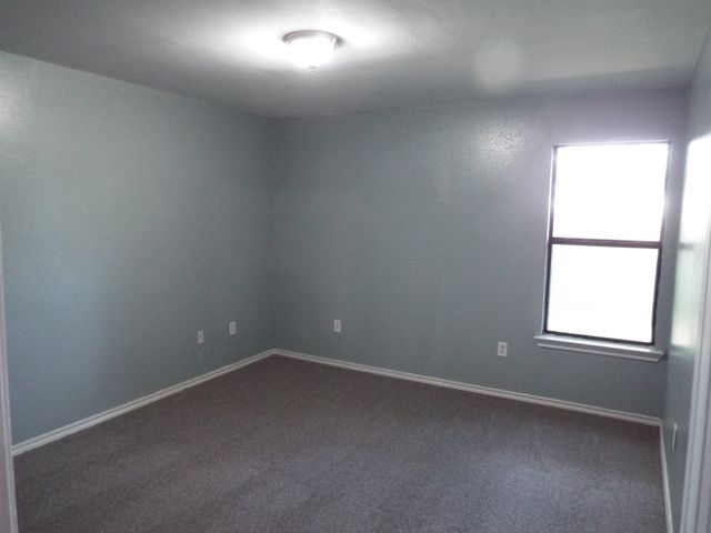 747 Luther Ln, Gun Barrel City, TX 75156