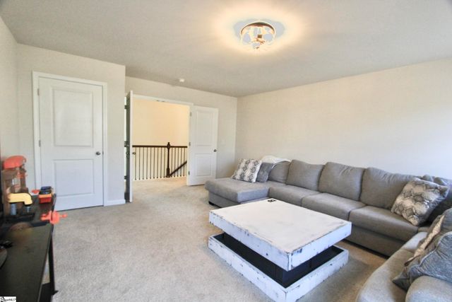 706 Troutdale Lane, Simpsonville, SC 29680