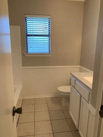 7529 Walnuthill Court, Watauga, TX 76148